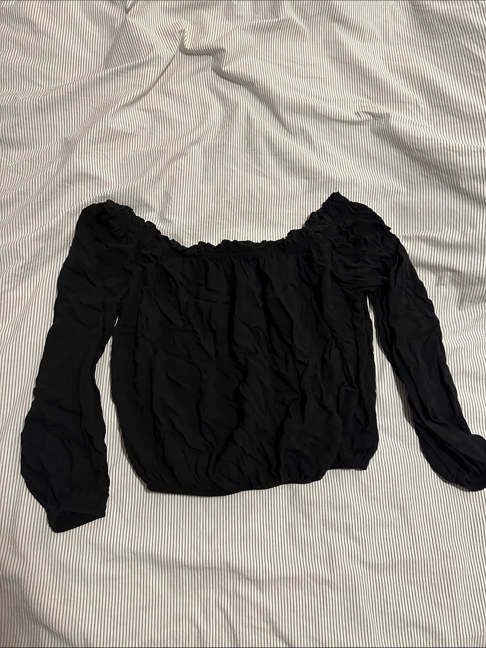 Brandy Melville Off-Shoulder Long Sleeve Women's Top OS